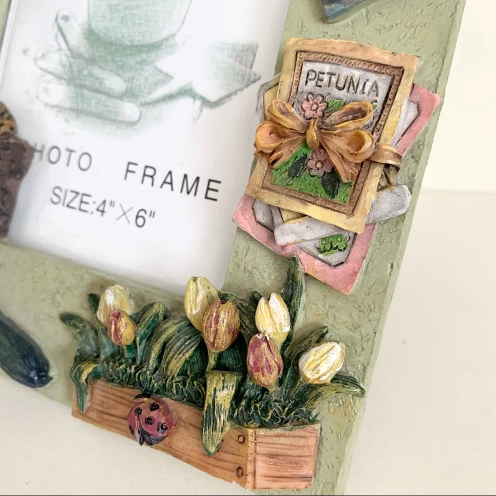 New Vintage Detailed garden photo frame